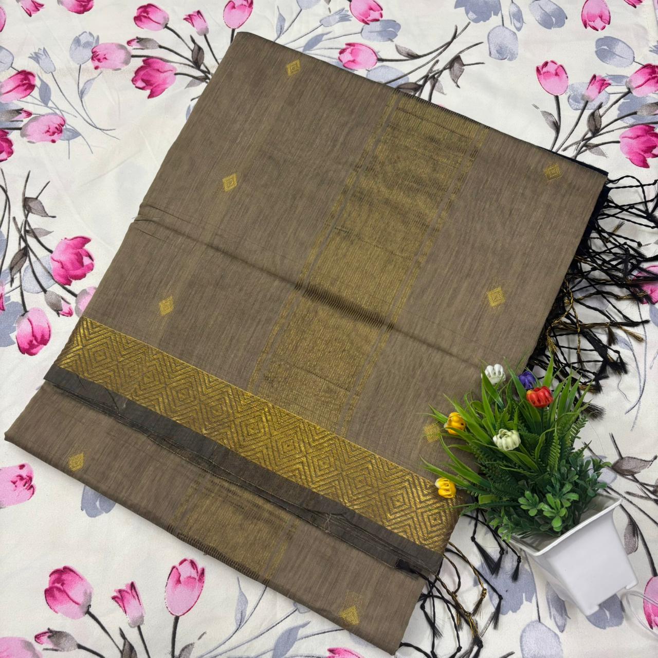 Sandy Beige & Gold Maheshwari Silk Cotton