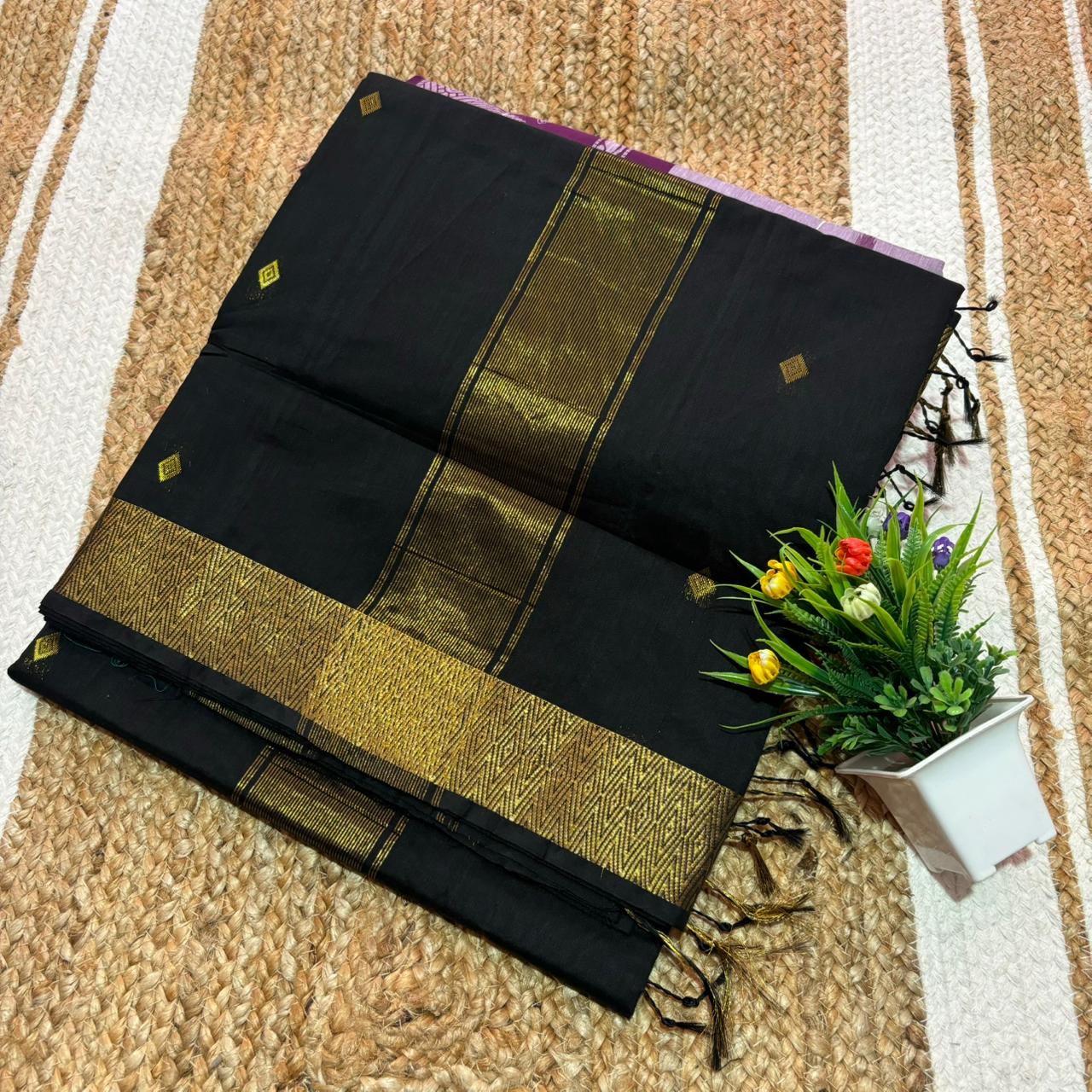 Jet Black & Gold Maheshwari Silk Cotton